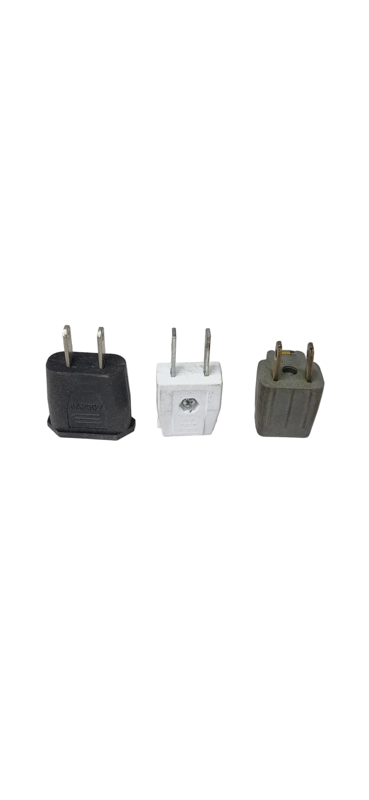 Clavija Adaptador de 3 Patas a 2